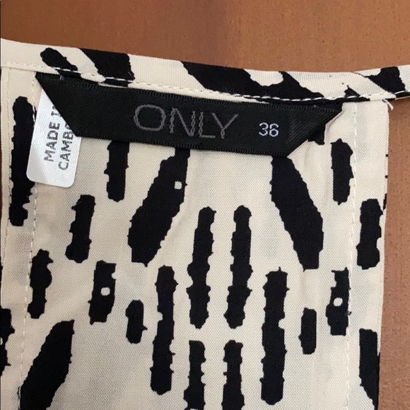 Black & Ivory dress, size 8 - Picture 2 of 6